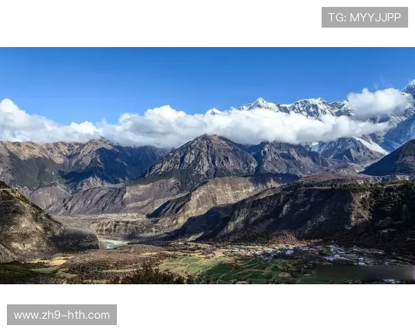 昂素镇牧民呼格吉拉图：白天的舞台是牧场，夜晚属于球场